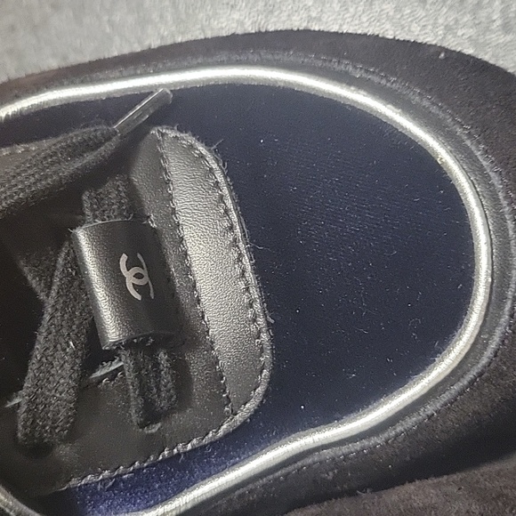Chanel CC logo sneaker size 37.5 - Picture 6 of 14